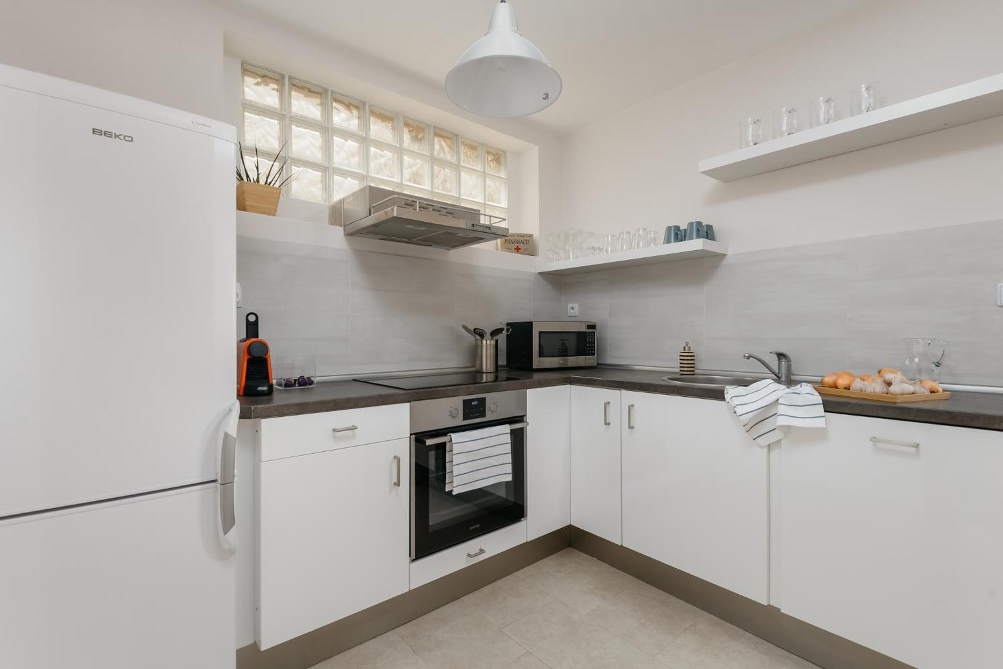 Roy 2 Bdr Apartment With Prague Castle View, Parking & Ac מראה חיצוני תמונה