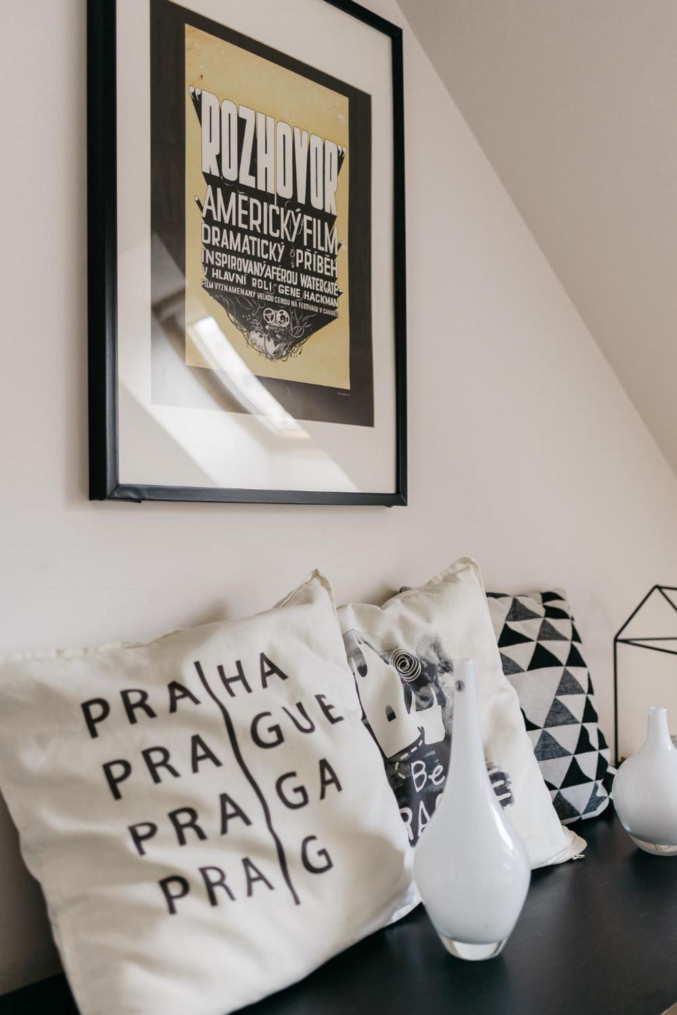 Roy 2 Bdr Apartment With Prague Castle View, Parking & Ac מראה חיצוני תמונה
