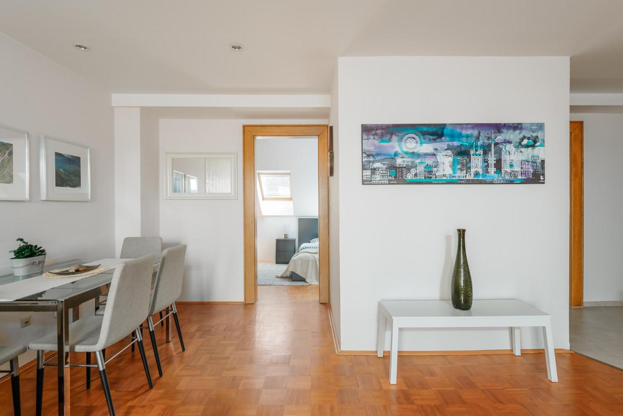Roy 2 Bdr Apartment With Prague Castle View, Parking & Ac מראה חיצוני תמונה